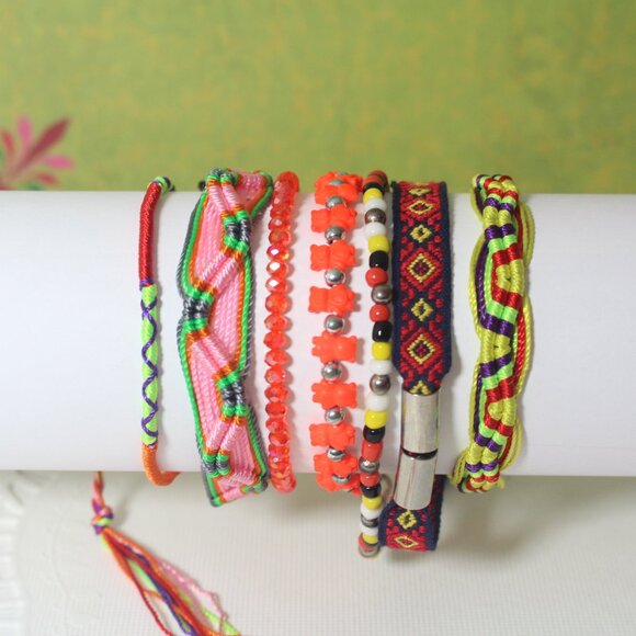 7 Friendship Woven Macrame Multicolor Slide Knot Closure Bracelet Set - Picture 4 of 5